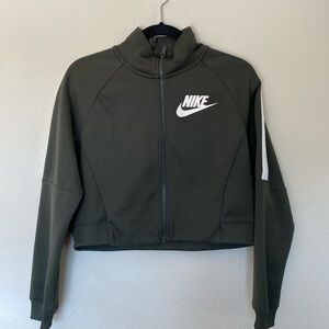 Nike warm-up crop jacket women’s medium green white EUC